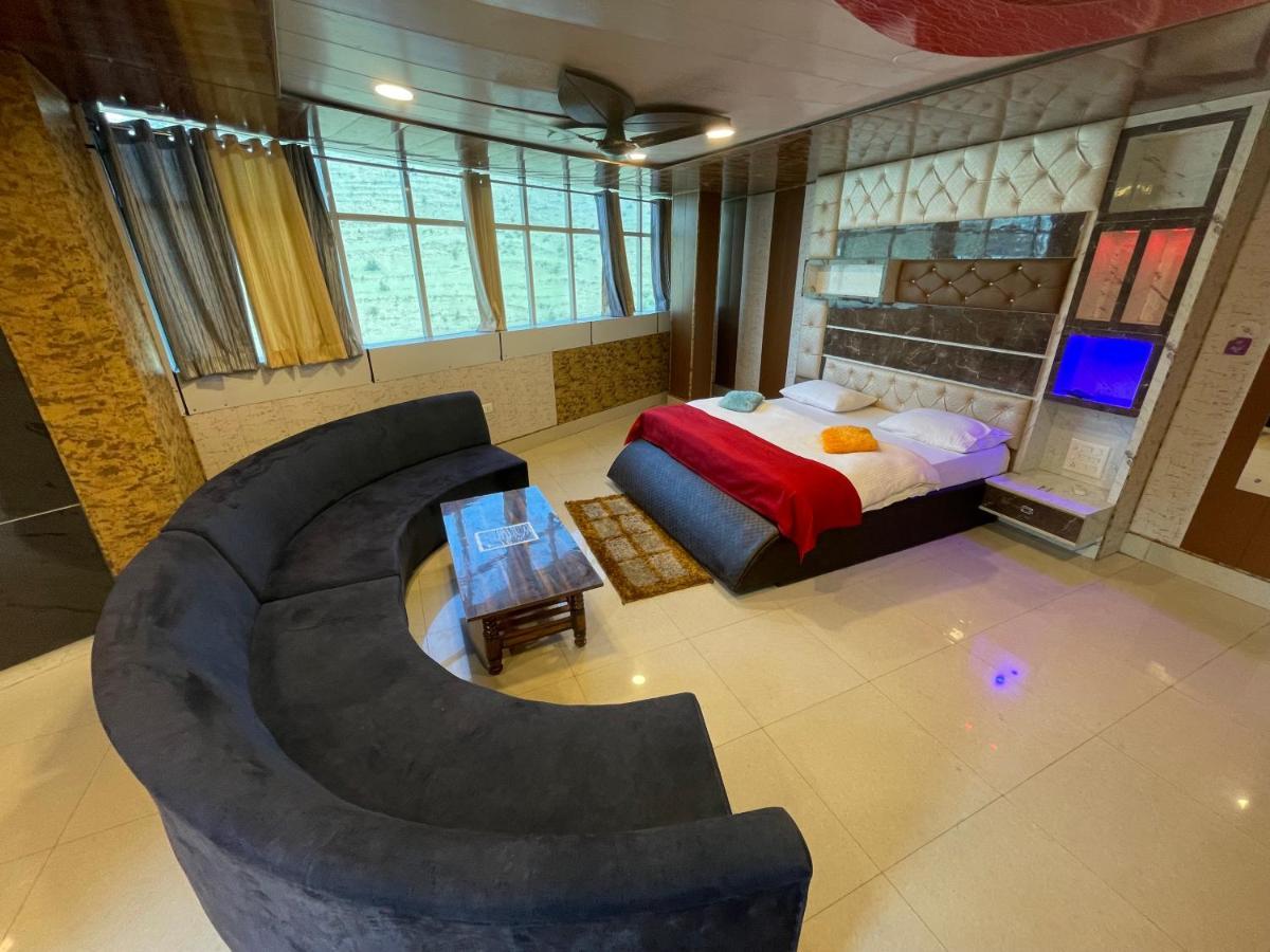 Jai Maa Bhagwati Hotel Pithorāgarh Eksteriør billede