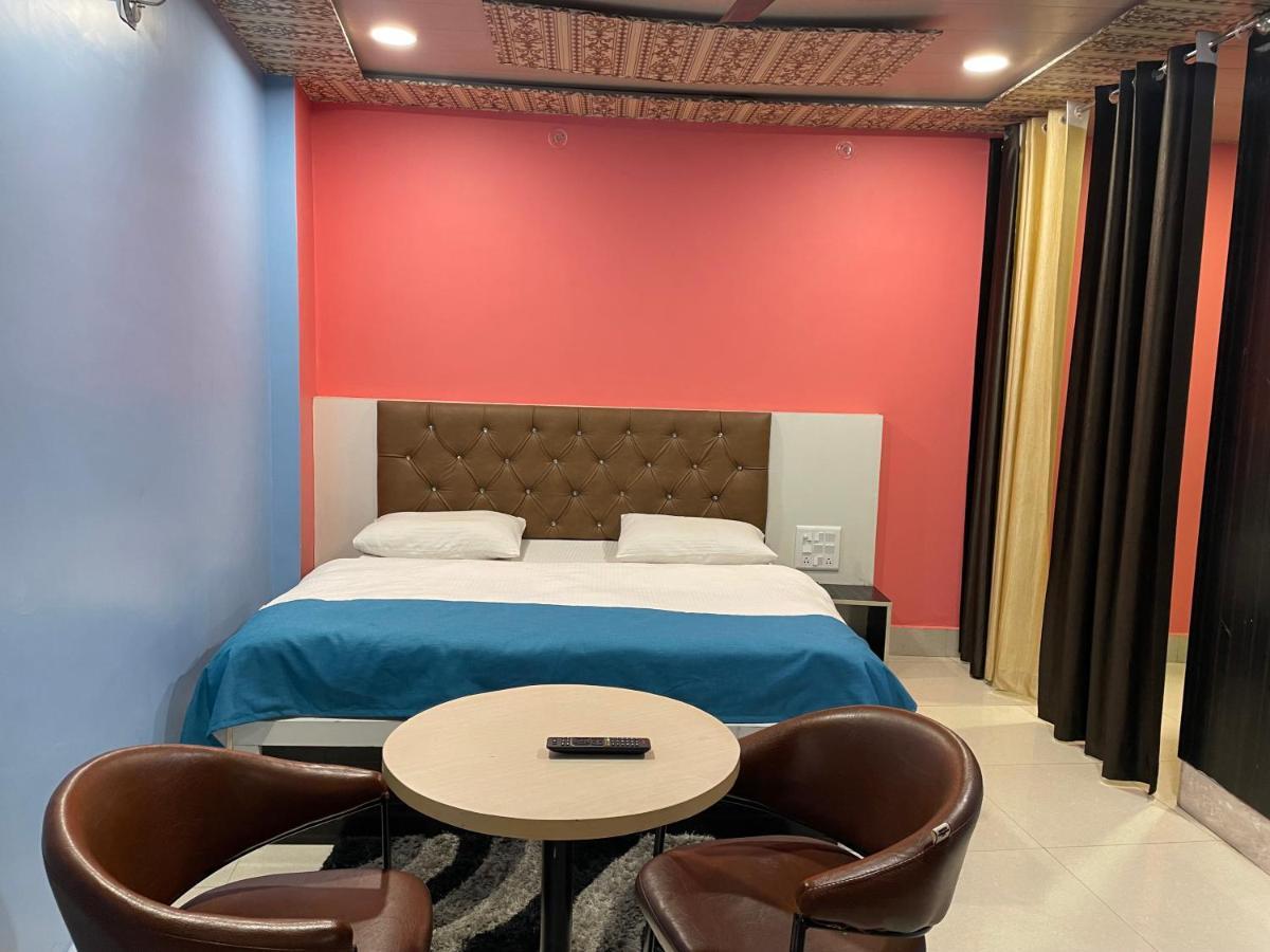 Jai Maa Bhagwati Hotel Pithorāgarh Eksteriør billede